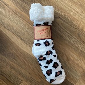 Sherpa lined Lounge socks NWT